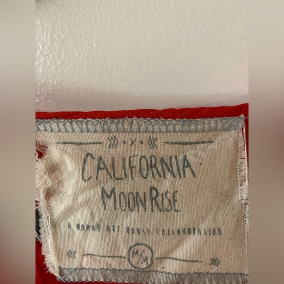 Super cute boho embroidered long sleeve flowy top from The Bay. - Picture 2 of 4